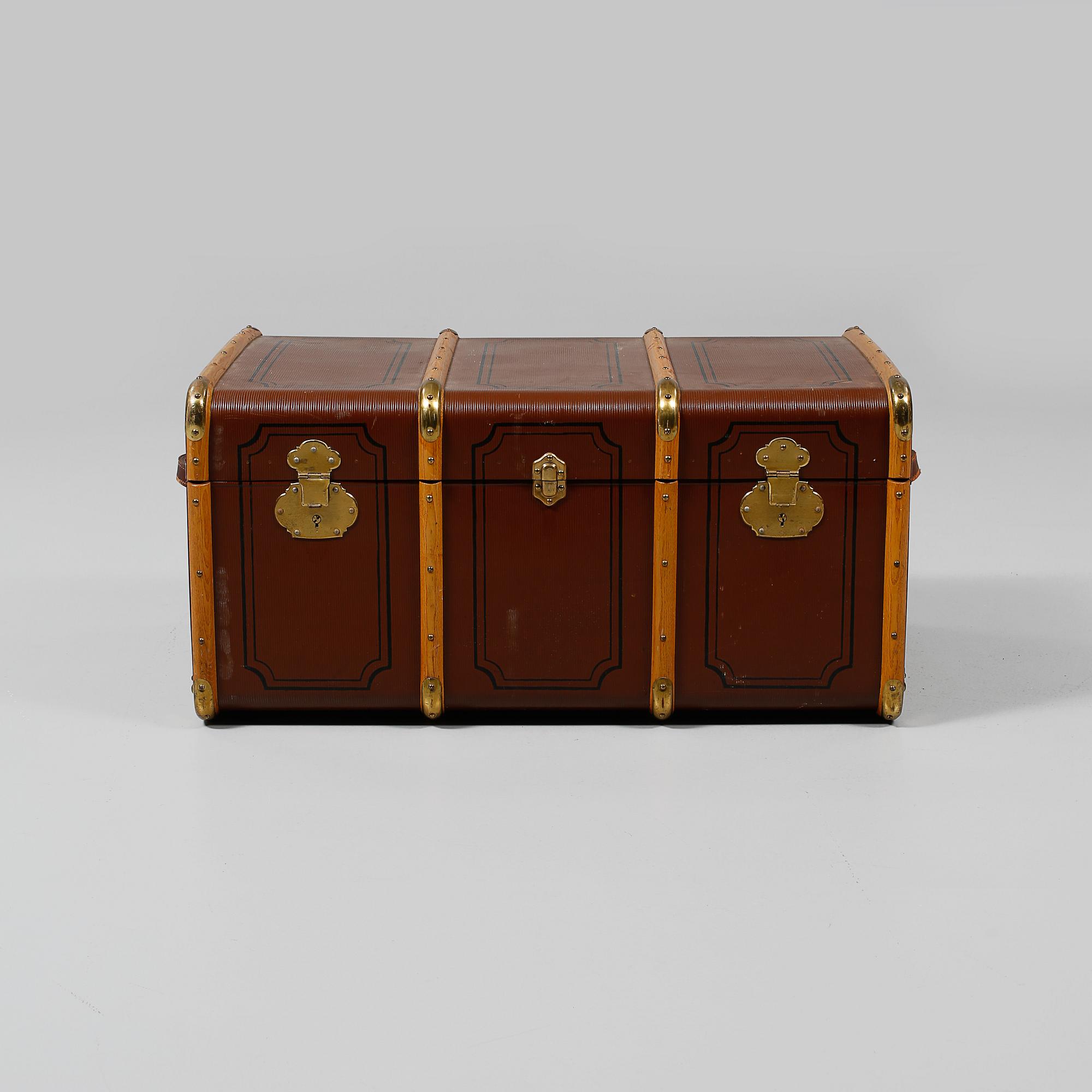 KOFFERT, 1900-talets första hälft.