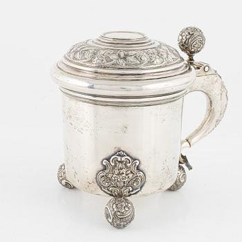 Dryckeskanna, silver, 1902.