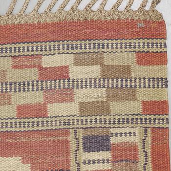 MÄRTA MÅÅS-FJETTERSTRÖM, a carpet, flat weave, 346,5 x 255,5 cm, "Röda åttan", signed AB MMF.