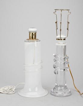 BORDSLAMPOR, 2 st, glas, Kosta, samt Studio Åhus, 1900-talets andra hälft.