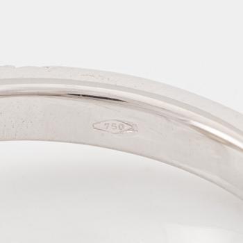 Ring, 18K vitguld med briljantslipad diamant, medföljande GIA report.