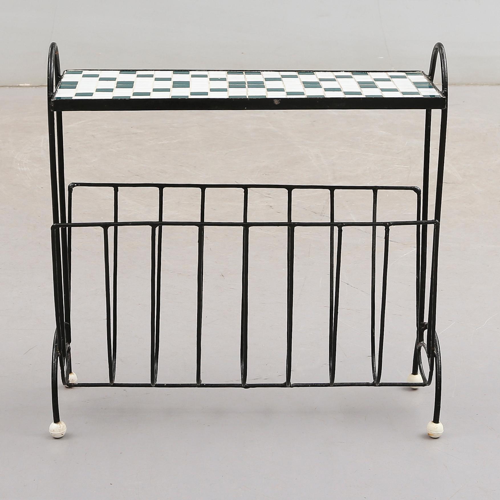 TIDNINGSTÄLL, 1900-talets mittt.