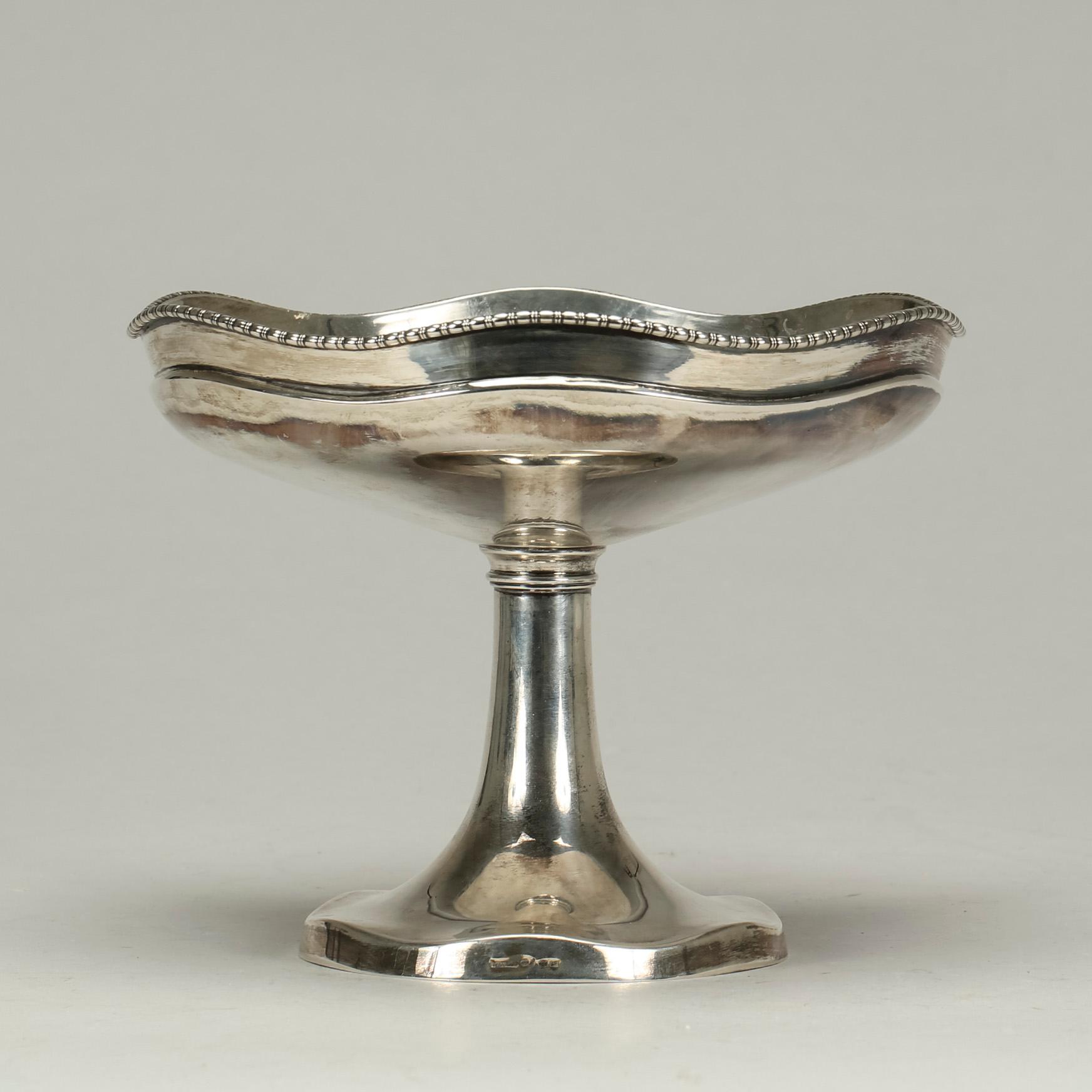 UPPSATSSKÅL, silver, Tuve E Axell, Oskarshamn. 1920. Vikt  ca 420 g.