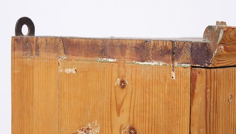 VÄGGSKÅP, 1800-tal.