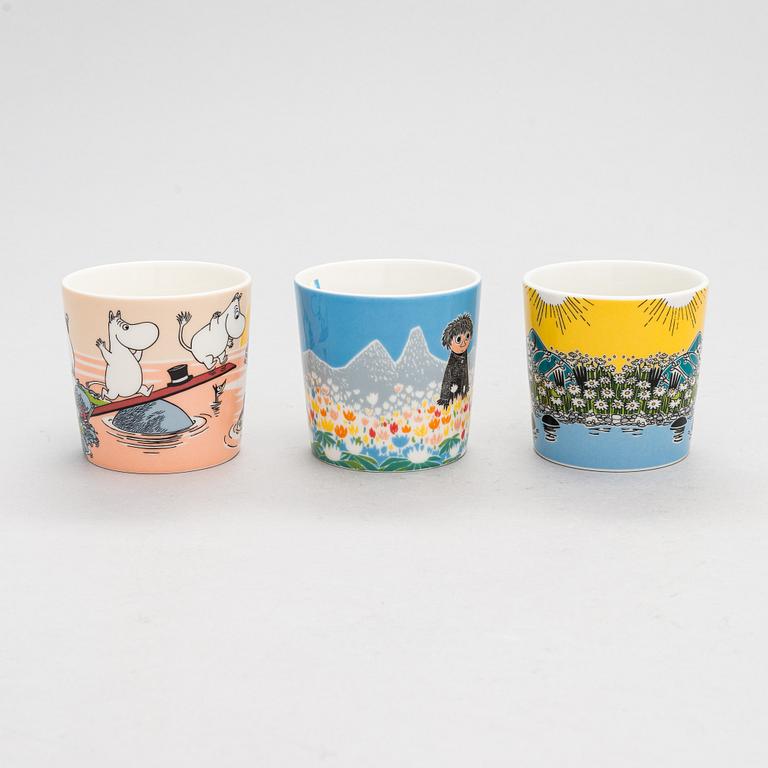Muumimukeja, 12 kpl, ja kannu, posliinia, Moomin Characters, Arabia.