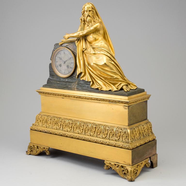 BORDSPENDYL, förgylld brons, Empire, Paris, Frankrike, 1800-talets första hälft.