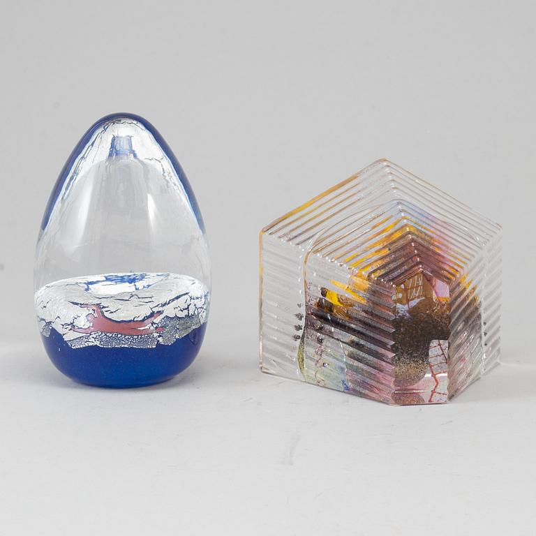 BERTIL VALLIEN, two glass sculptures. Kosta Boda.