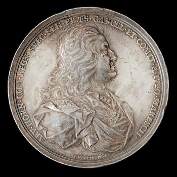 647. MEDALJ, silver, över Arvid Horn, Hedlinger, 1720. Vikt ca 102,7 gram.