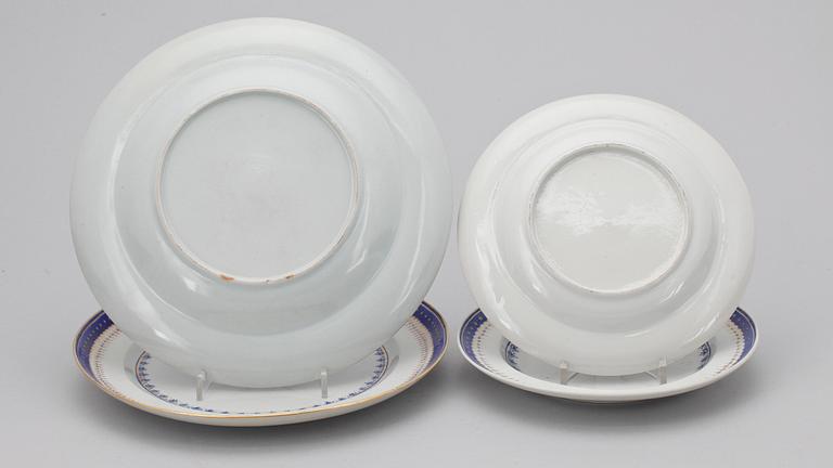 TALLRIKAR SAMT ASSIETTER, 2+2, kompaniporslin, Kina, tidigt 1800-tal.