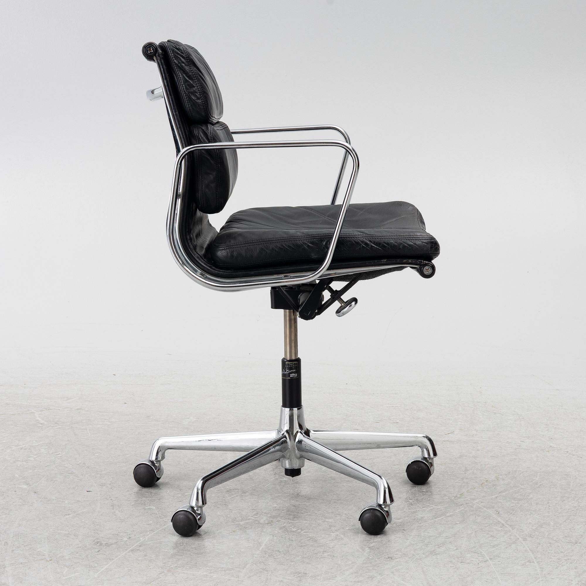 Charles & Ray Eames, a "Soft Pad" swiveling desk chair model EA217, Vitra.