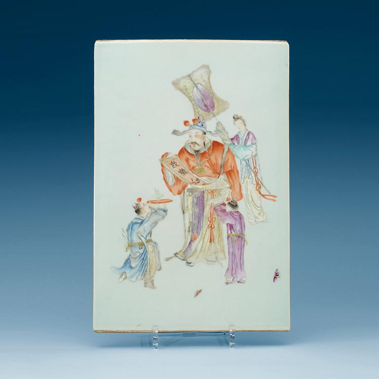 A famille rose placque, Qing dynasty, ca 1900.