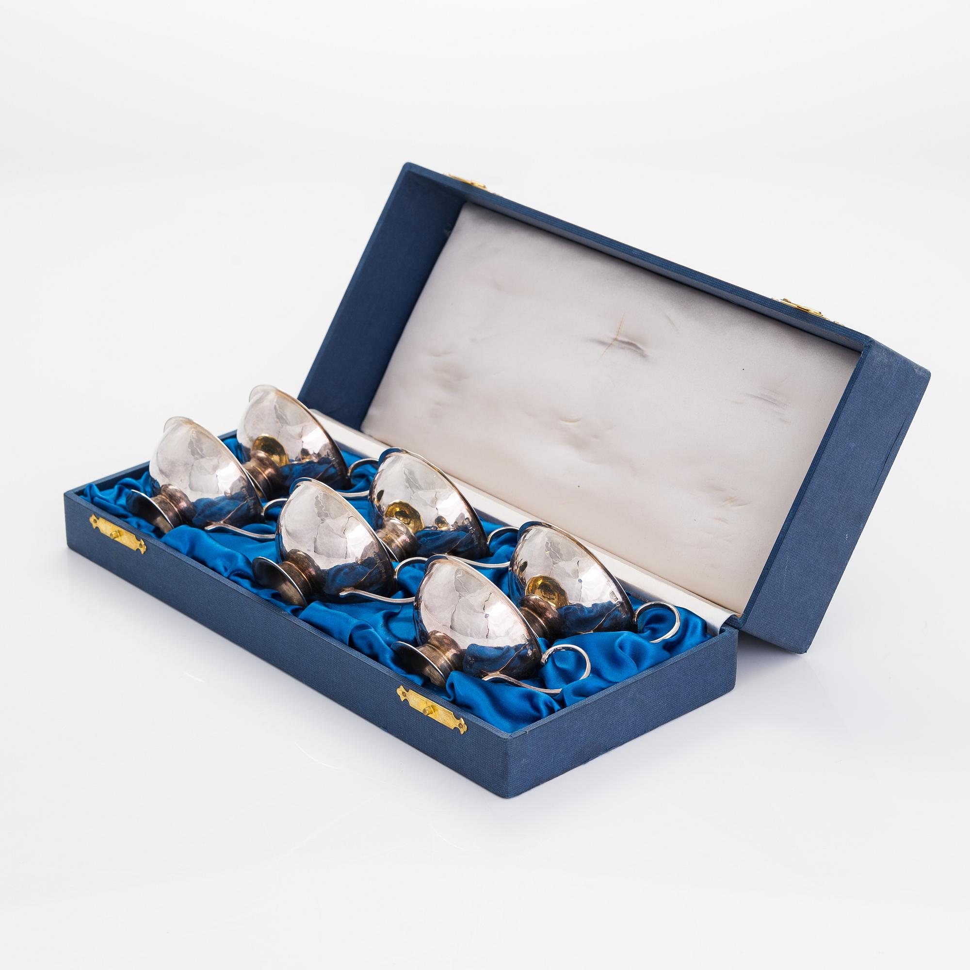 A set of six silver punsch cups in original lined box, Gundefeldt & Falk, Gothemburg 1961.