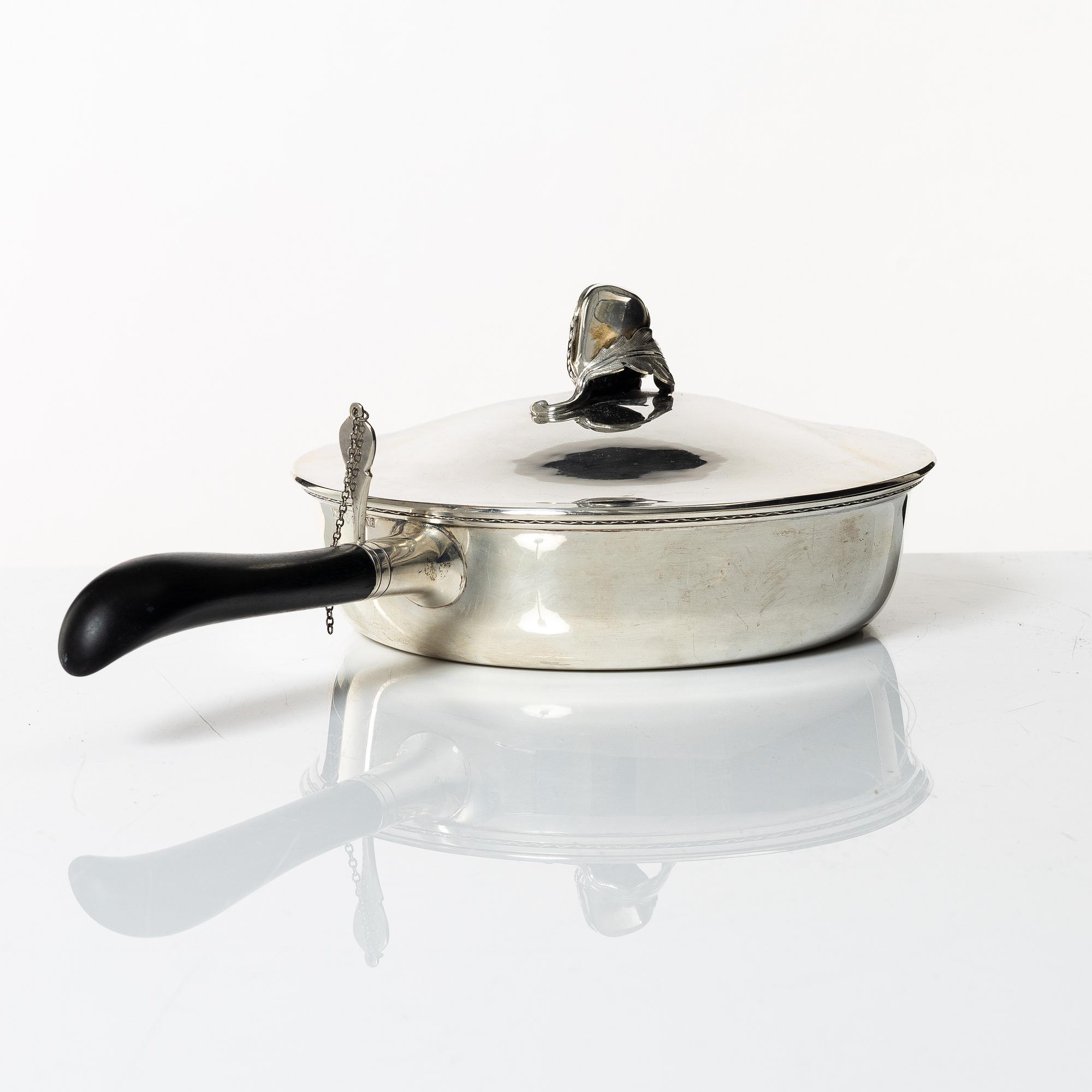 A Swedish silver dish and cover, marks of CF Carlman, Stockholm 1949.