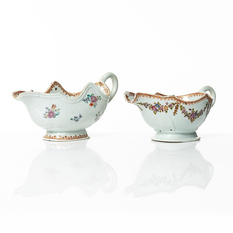 Two Chinese famille rose porcelain sauce boats, Qing dynasty, Qianlong (1736-95).