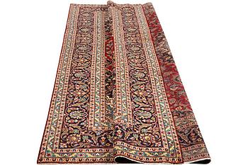 A carpet, Kashan, ca 365 x 245 cm.