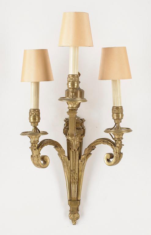 APPLIQUER, ett par, Louis XVI-stil. 1900-tal.