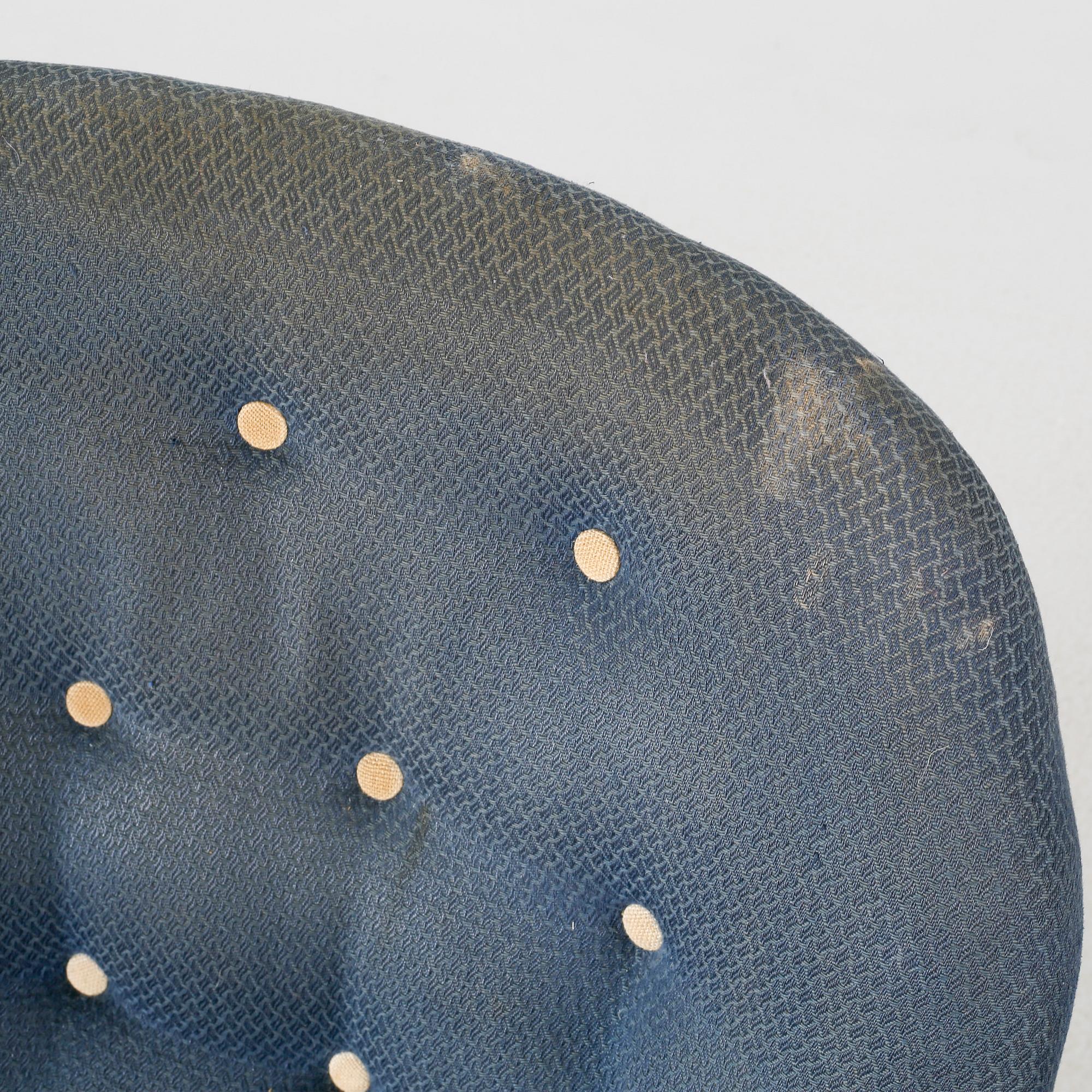 A chair attributed to Philip Arctander, model "Clam Chair" or "Muslinge", 1940s/50s.