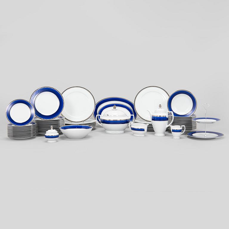Sigvard Bernadotte, servidelar, 57 delar, porslin, "Marianne Royal Blue", Christineholm, Millenniumserien 2000.