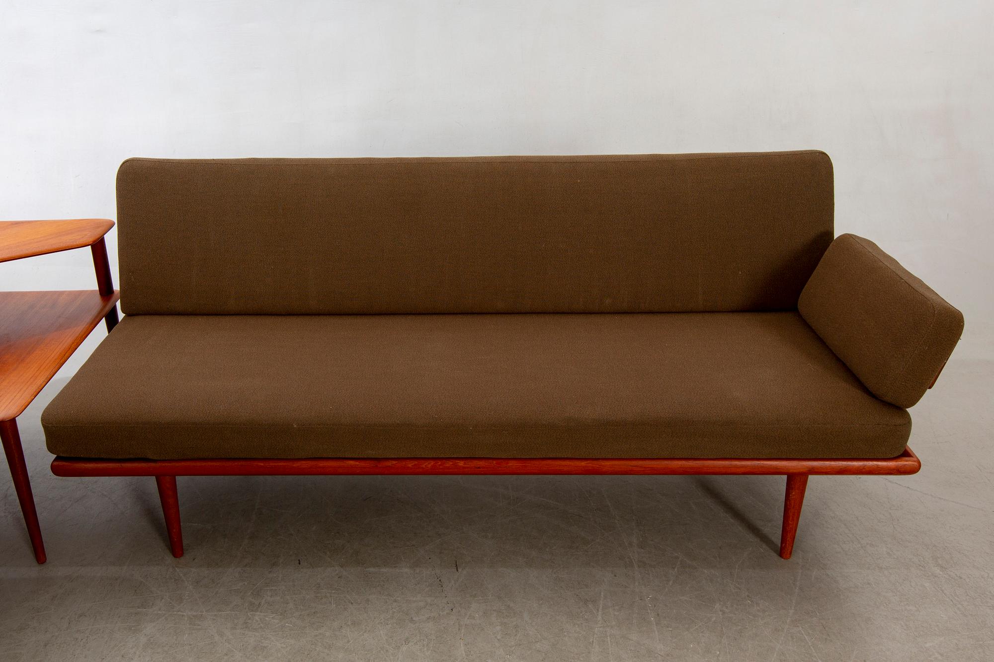Peter Hvidt & Orla Mølgaard Nielsen,hörnsoffa med hörnbord 3 delar, "Minerva", France & Son, Danmark, 1950/60-tal.