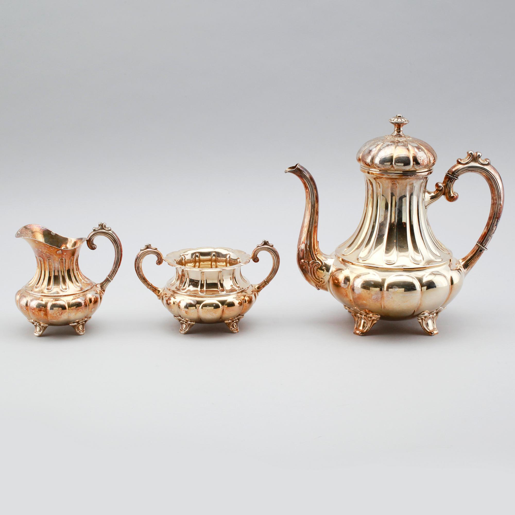 KAFFESERVIS, 3 delar, silver, svenska importstämplar, Norge, 1900-talets första hälft. Vikt ca 1042 gram.