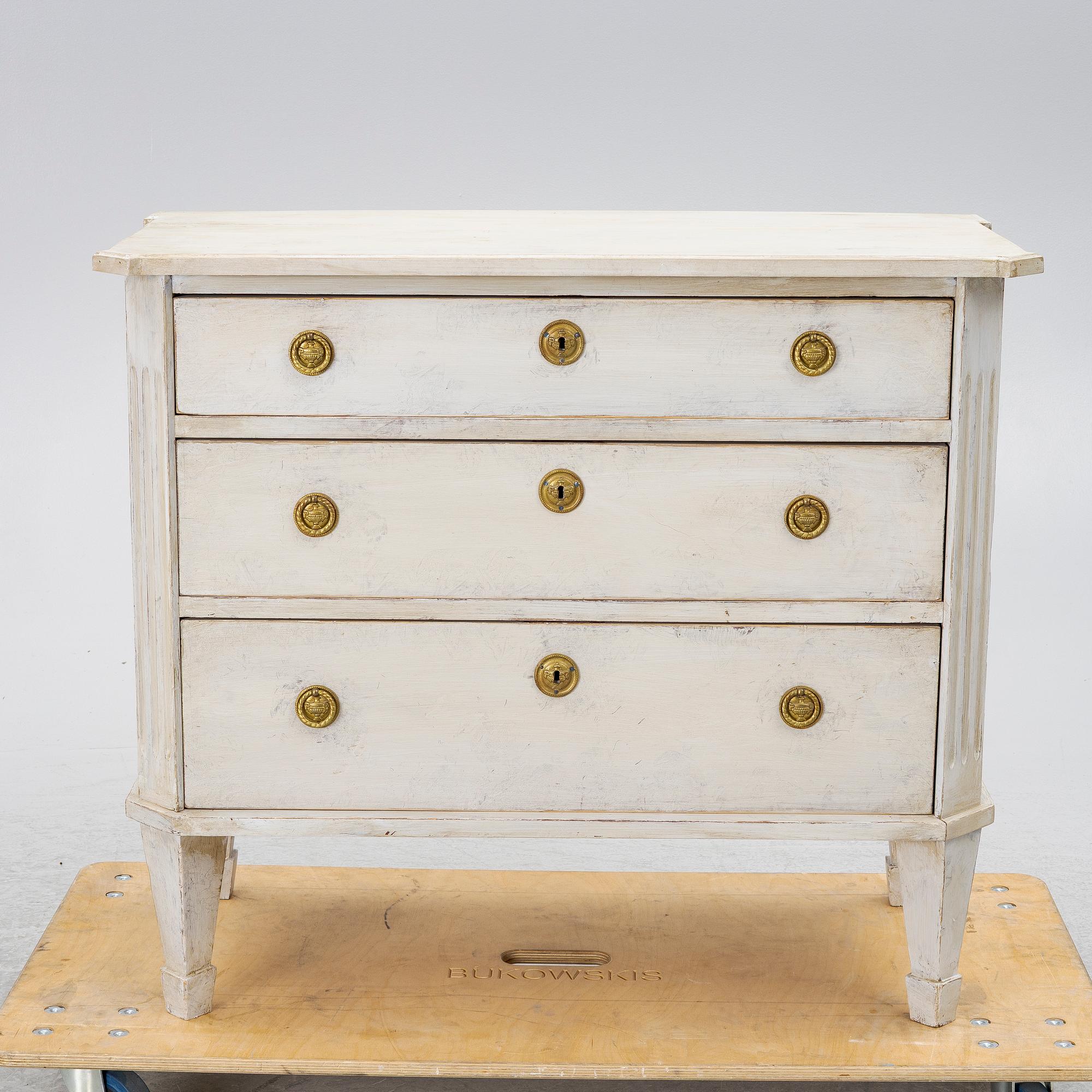Chest of drawers, circa 1900, Gustavian style.