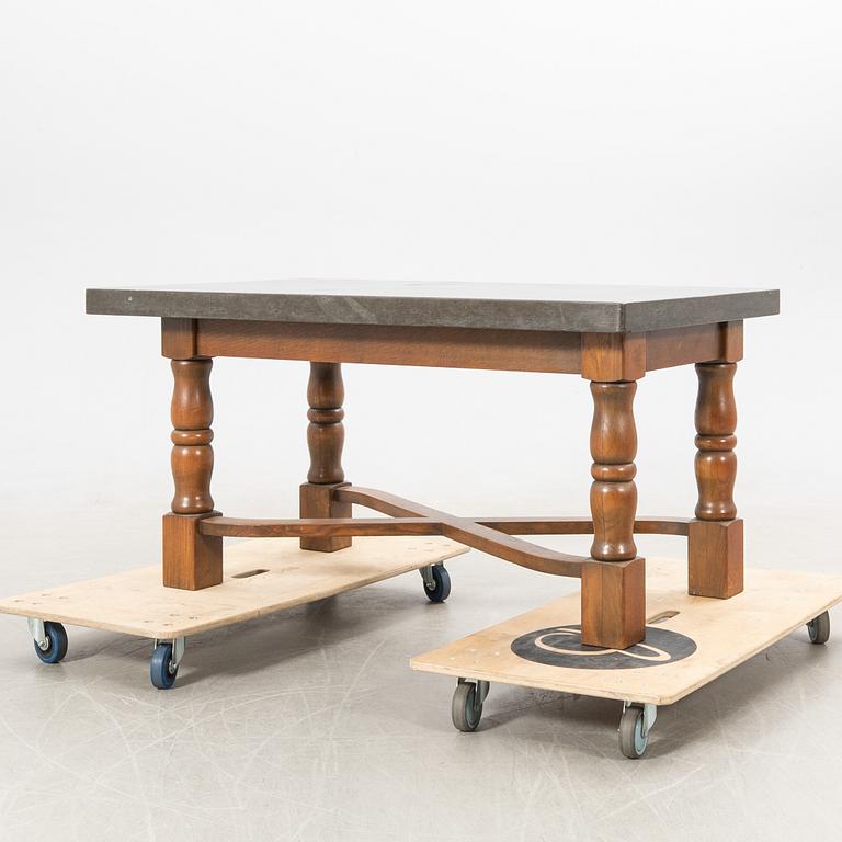 Stone table, Baroque style, 20th century.