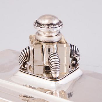 A silver ink stand and a silver pen, Kultakeskus, Hämeenlinna 1936 and Suomen Kultaseppä oy, Turku 1923.