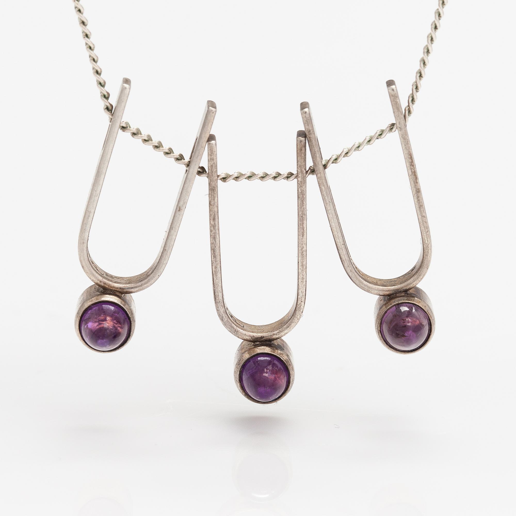 Elis Kauppi, A silver neckalce with amethysts. Kupittaan kulta, Turku 1959.