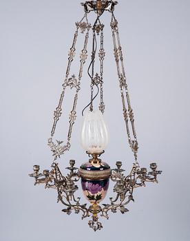 TAKAMPEL, jugendstil, 1900-talets senare hälft. Totalhöjd ca 134 cm.