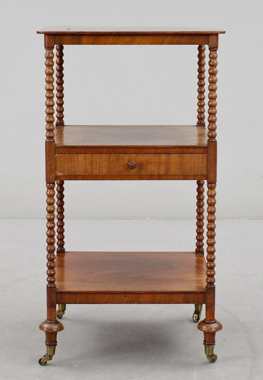 ÉTAGÈRE, omkring sekelskiftet 1900.