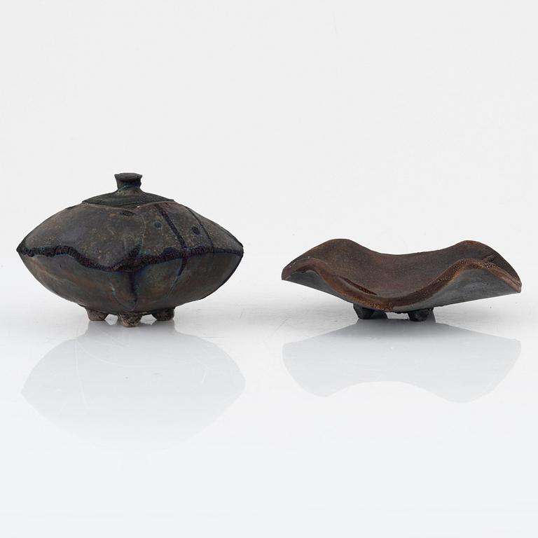 Steen Kepp, lidded box and platter, circa 2000.