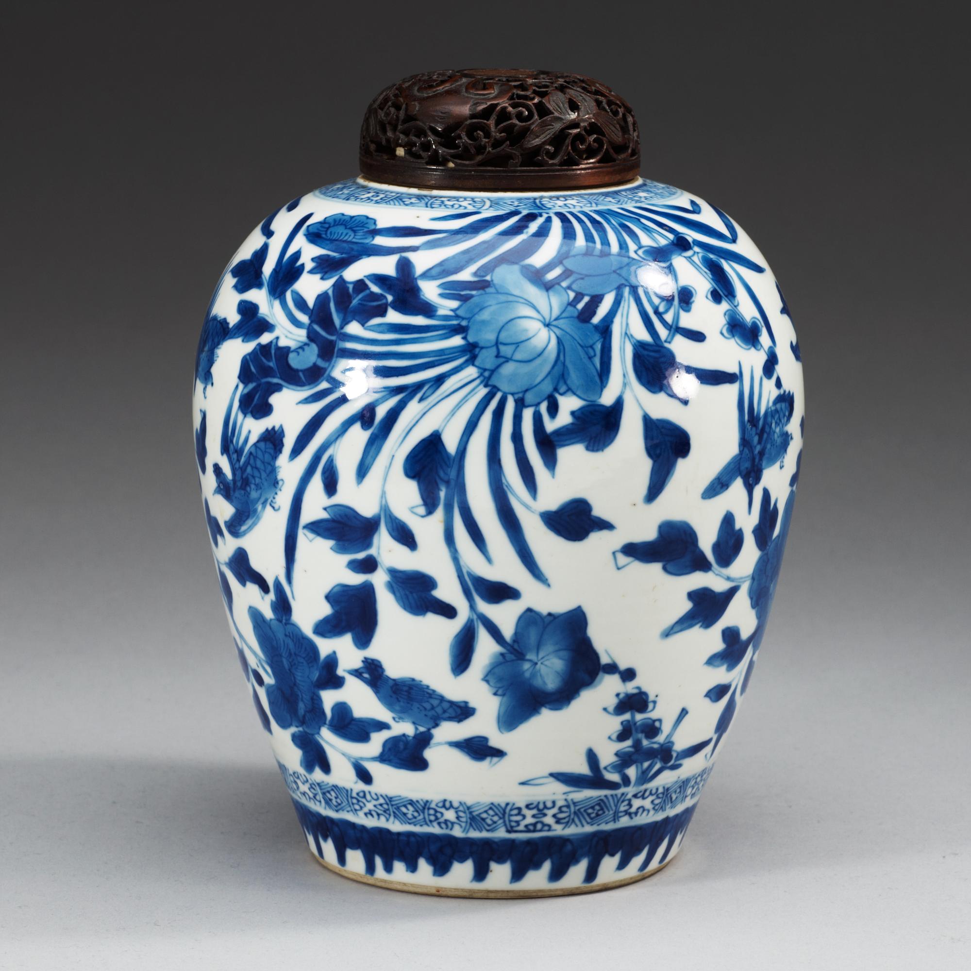 A blue and white jar, Qing dynasty, Kangxi (1662-1722).
