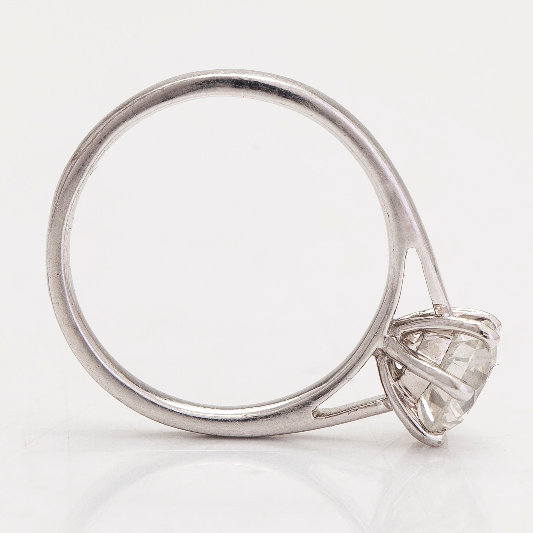Ring, 18K vitguld, briljantslipad diamant ca 1.30 ct.