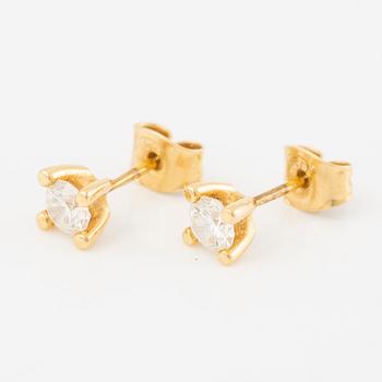 Earrings, a pair, 18K gold with brilliant-cut diamonds.