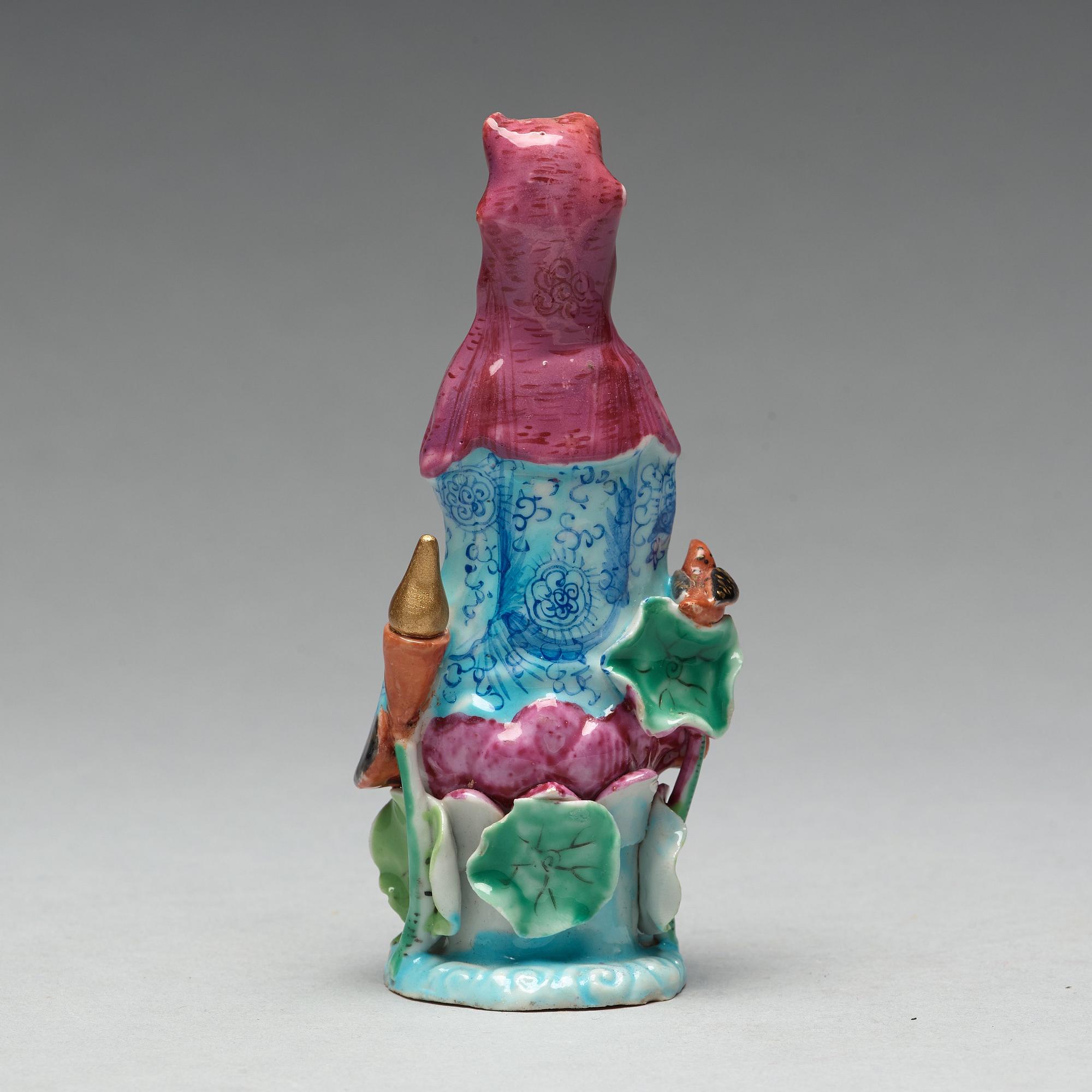 A famille rose figure of Guanyin, Qing dynasty, 19th century.