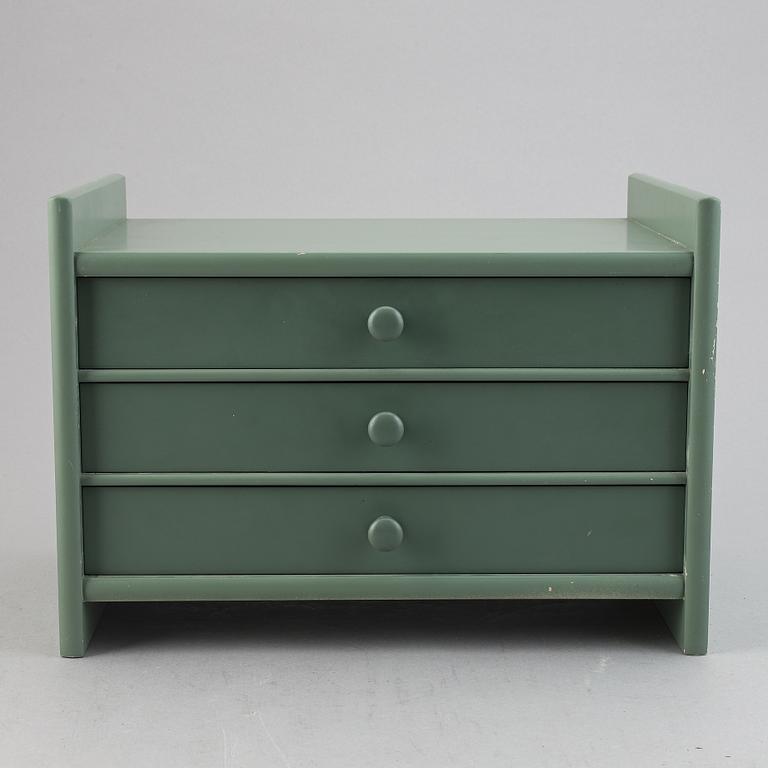 Carl Malmsten, a pinewood 'Visingsö' bookcase/cabinet, second half of the 20th Century.