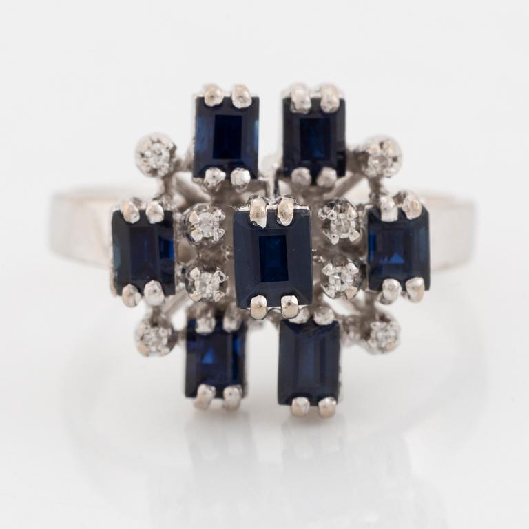 Ring, 18K vitguld med safirer.