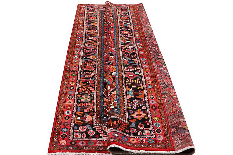 Matta, Lilian, ca 323 x 230 cm.