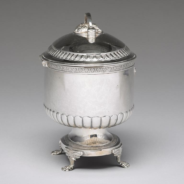 Anders Lundqvist, sockerskrin, silver, Stockholm 1826. Empire.