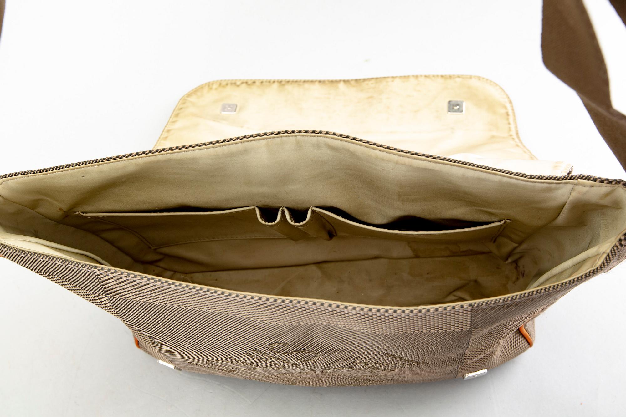 Louis Vuitton "Mesaju", axelväska.