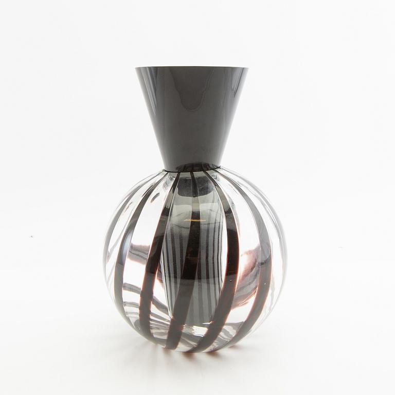 A vase, two pieces, late 20th century.