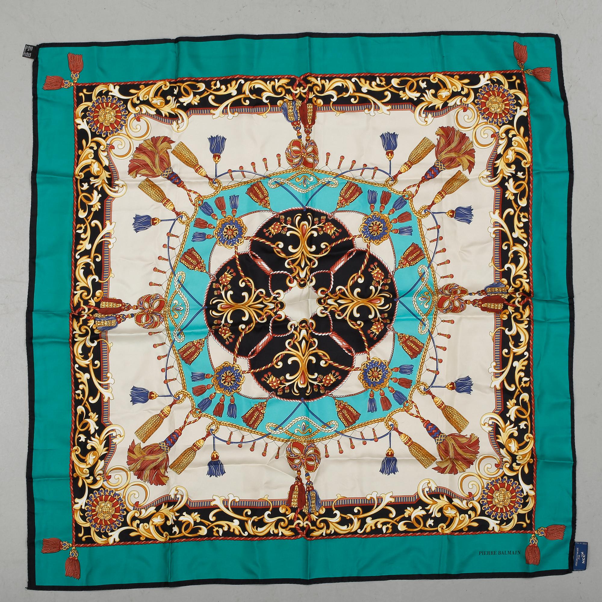 SCARF, Pierre Balmain.