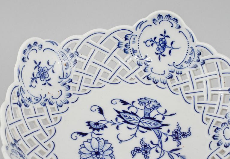 SERVISDELAR, 5 st, "Lökmönstret", Meissen, 1900-talets andra hälft.