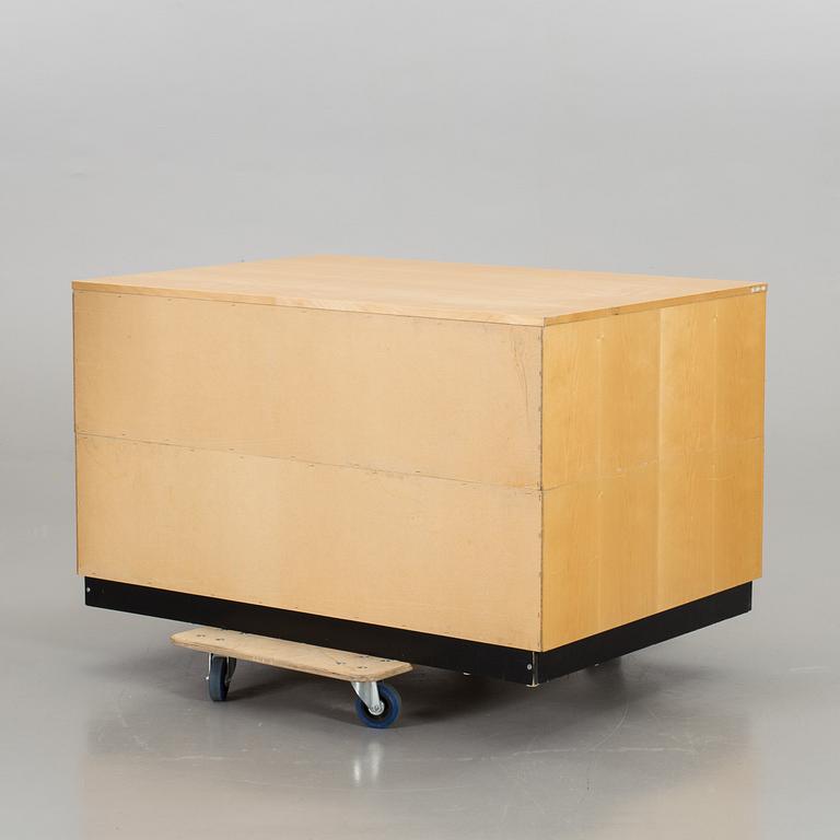 ARIKVSKÅP/ARKITEKTSKÅP.