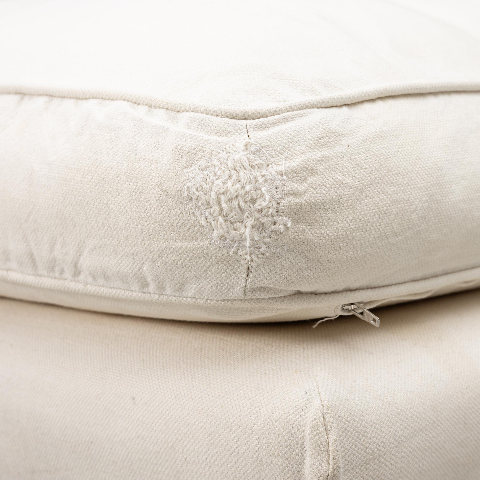 Fåtölj med fotpall, modell "Charles", Jio Möbler.