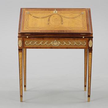 SEKRETÄR, gustaviansk stil, omkring 1900-talets mitt.