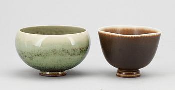 SKÅLAR, 2 st, stengods, Berndt Friberg Gustavsberg, signerade.