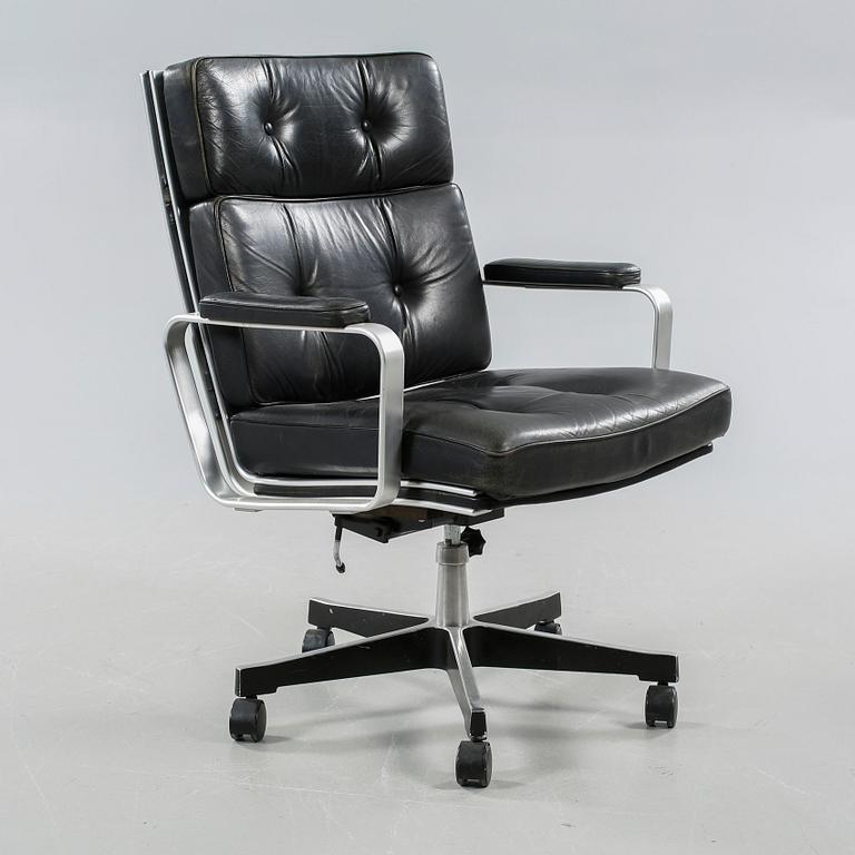 A 1970/80s office chair by Karl Erik Ekselius.