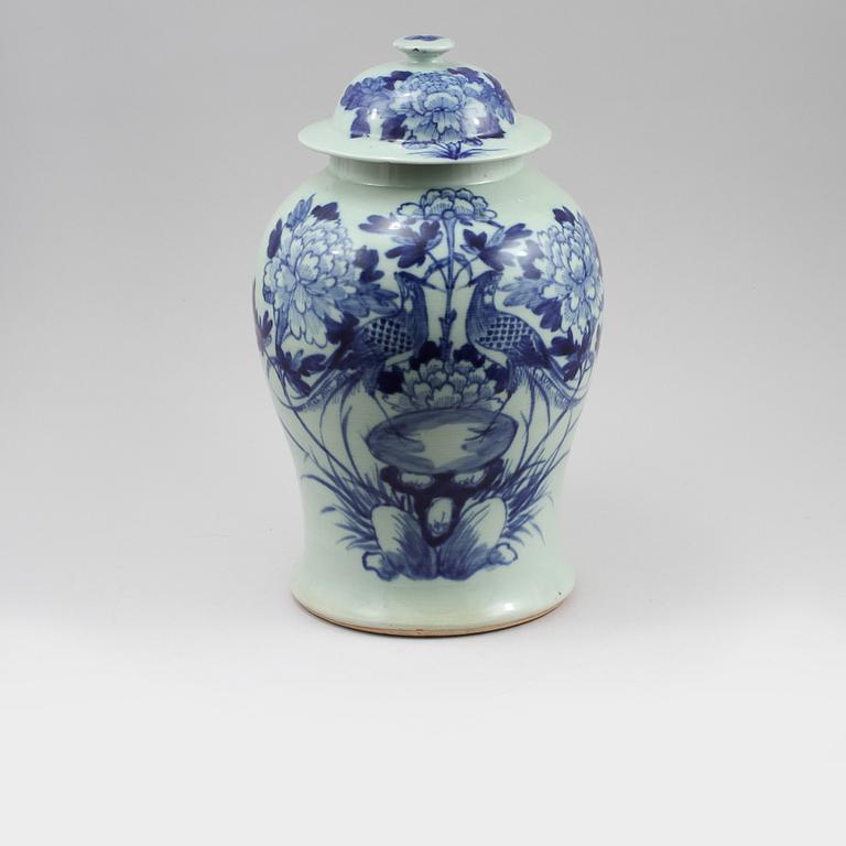 URNA, porslin, Kina, 1800-tal.