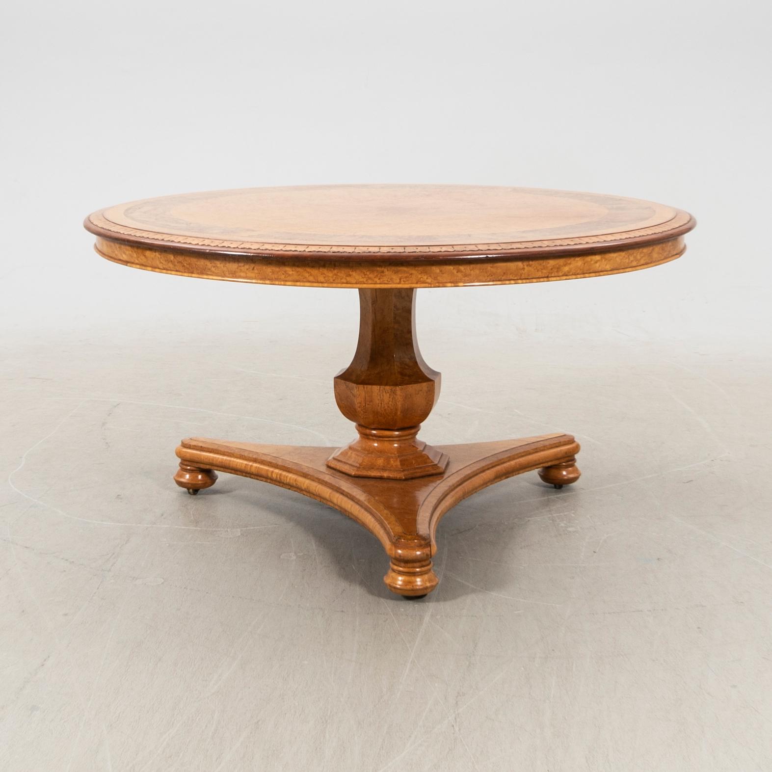Bord, möjligen Italien 1800-talets andra hälft.